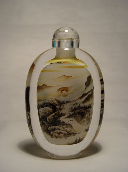 鼻烟壶（盛鼻烟的容器）