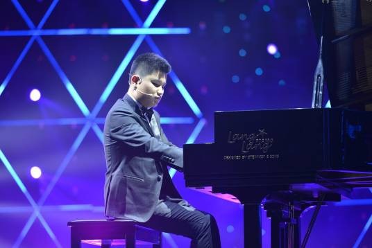 刘浩(盲人钢琴演奏者)