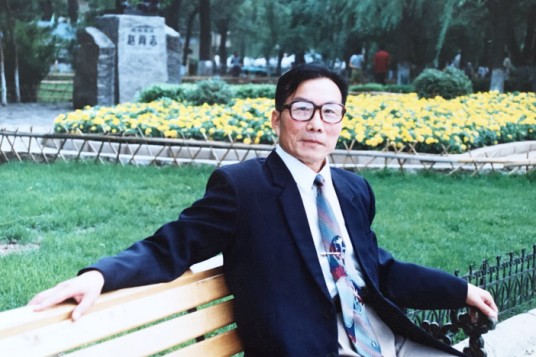 张振佐