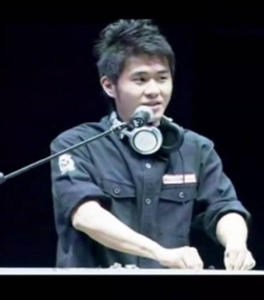 杨立钛