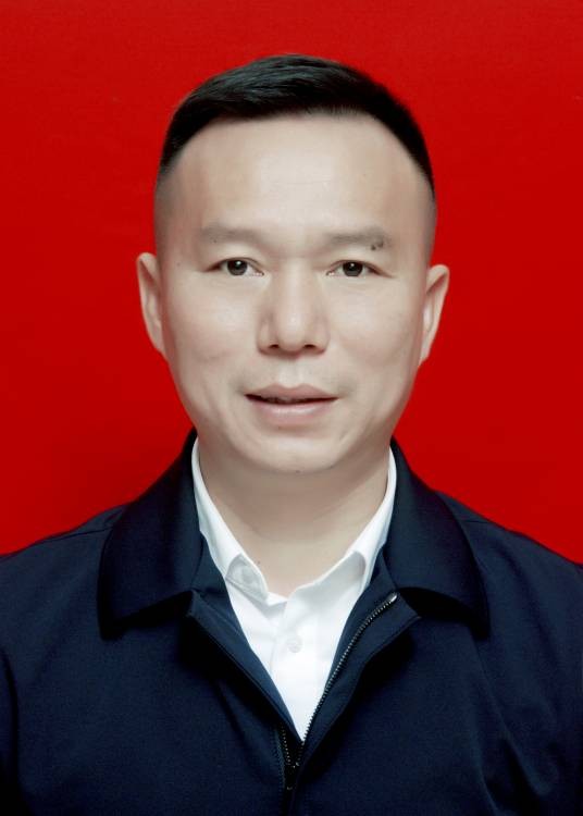 汪云辉（江西省德兴市政府副市长、党组成员）