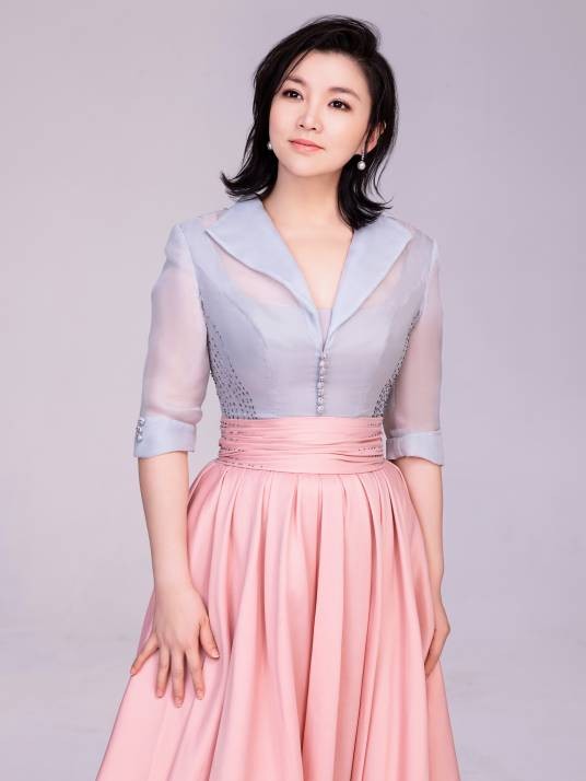 王莉（中国内地女高音歌唱家，国家一级演员，北京电影学院表演学院音乐剧教研室主任）