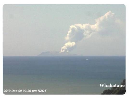 12·9新西兰怀特岛火山喷发事故