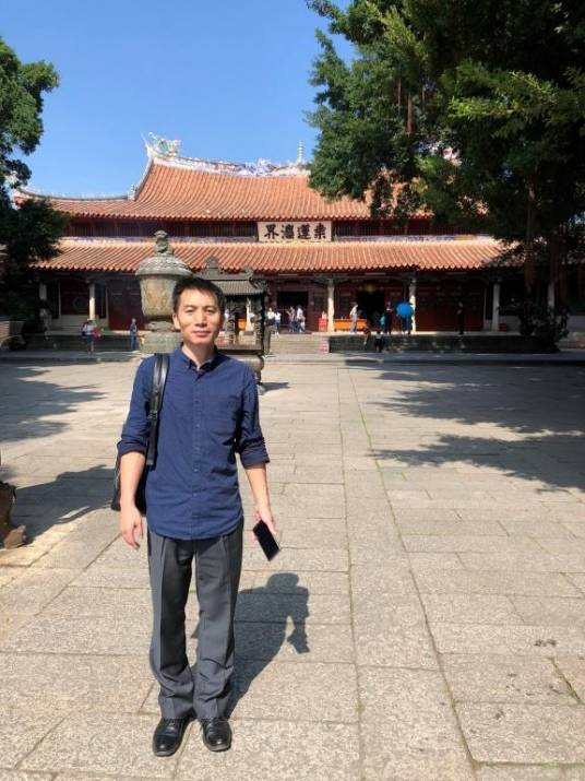 杨万里(温州大学人文学院教授)