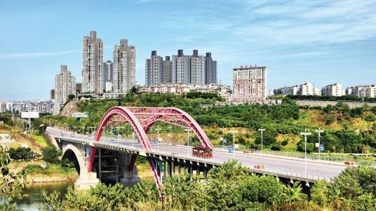 沱江三桥(中国四川省泸州市境内的沱江大桥)