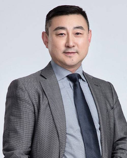黄巍(博纳影业原副总裁)