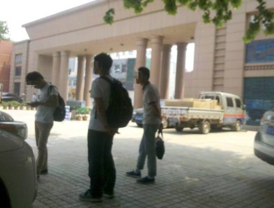 北京大学生自曝异地替考事件