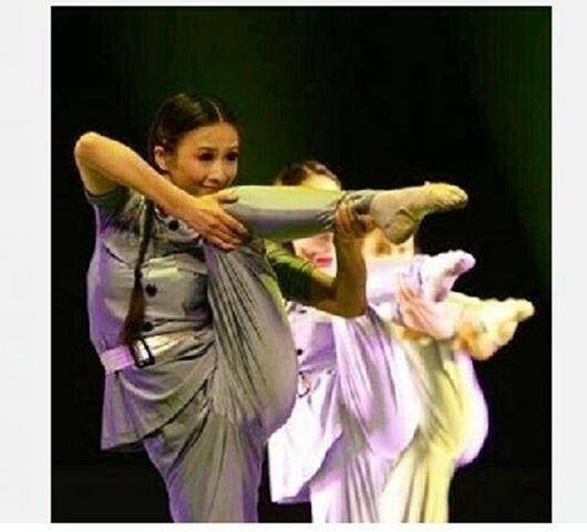 用腿开枪