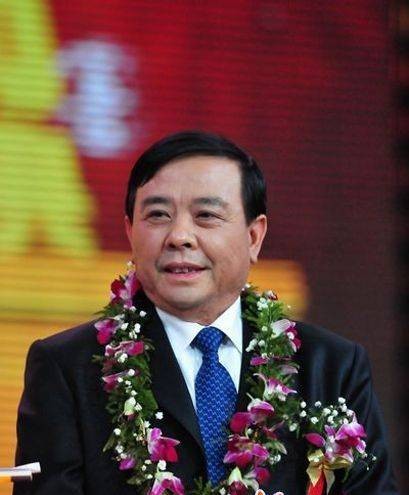 李洪信(山东太阳纸业股份有限公司董事长兼总经理)