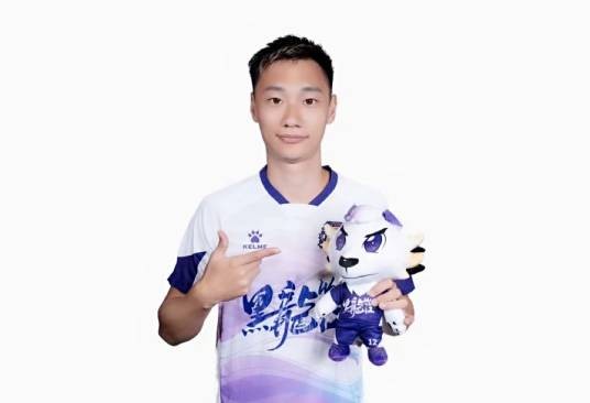 唐诗(中国职业足球运动员)