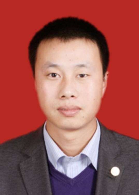 尚高峰(现任尚百帮家政连锁公司董事长)