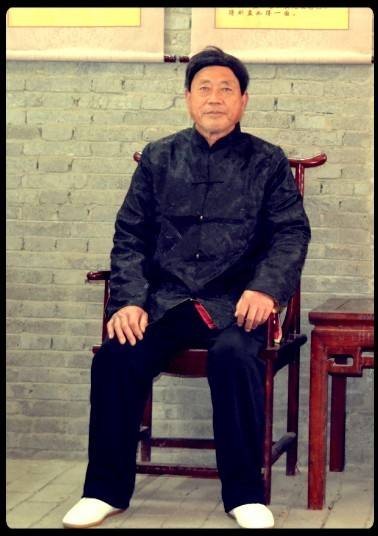 张震领