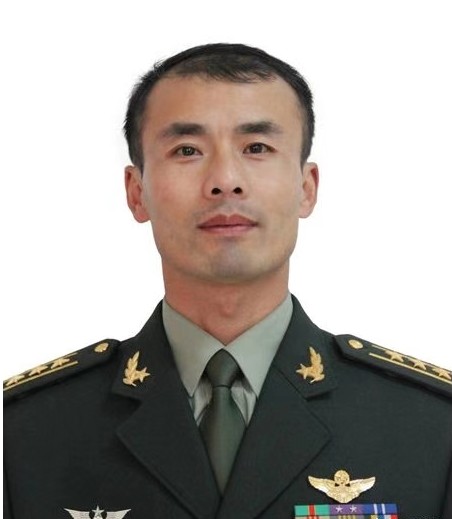 查显伟