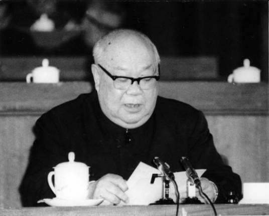 江华（第十一届中央委员、最高人民法院原院长）
