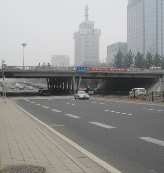 三元桥(中国北京市三环路的隧道式立交桥)