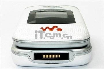 索爱W300i