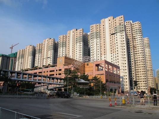 龙门居（中国香港新界屯门区的楼盘）