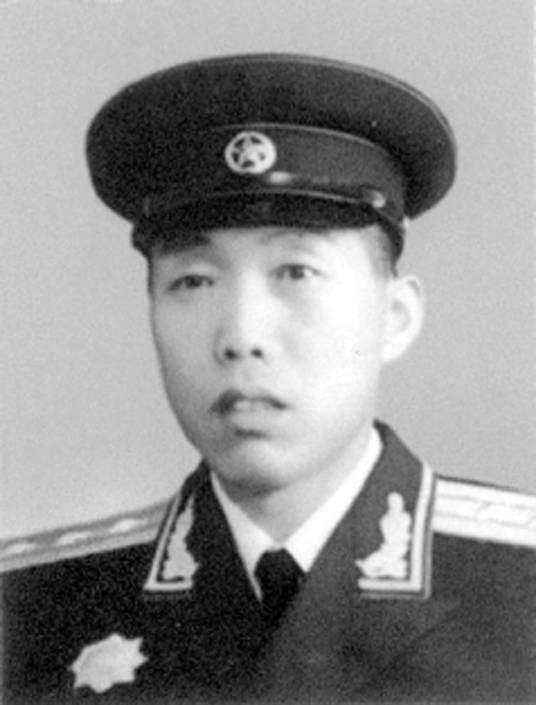 韩震（天津警备区原顾问）