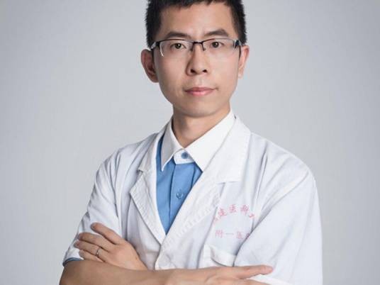 林小清(福建医科大学附一闽南医院原皮肤科医生)