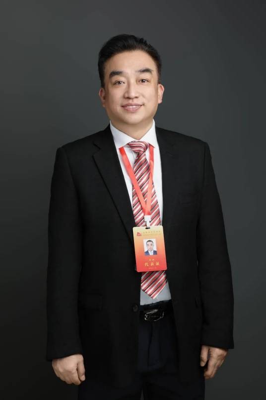 刘颖(相声演员、中国铁路文工团有限公司曲艺杂技团团长,北京曲艺家协会副主席)