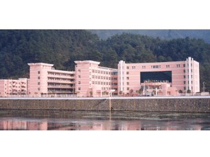 开化实验小学