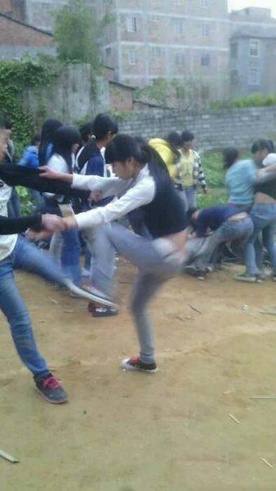 1·9宾阳女生打架事件