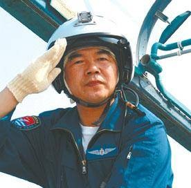 张建（东海舰队航空兵副参谋长特级飞行员）