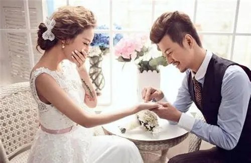 婚礼现场新郎求婚词 婚礼求婚词怎么说才浪漫