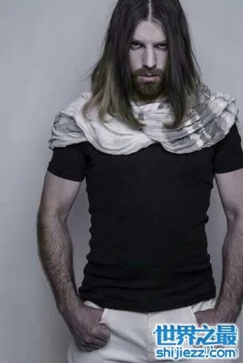 胡子小姐Ladybeard资料,异装癖换上男装帅瞎了