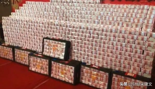一个客户去银行存1个亿,一个客户去贷款一个亿,银行更欢迎谁?