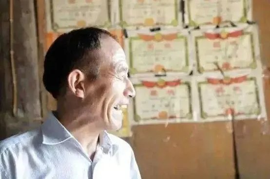 湖南双胞胎分别被清北录取,他们为何不一起去一个学校?