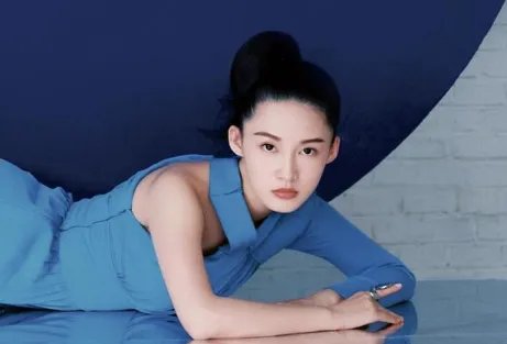 李沁虽然不争不抢但却稳扎稳打,刚刚获得最佳女配角奖,你怎么看?
