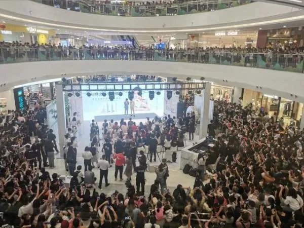 华晨宇火星演唱会,全员只卖站票,这是为什么?