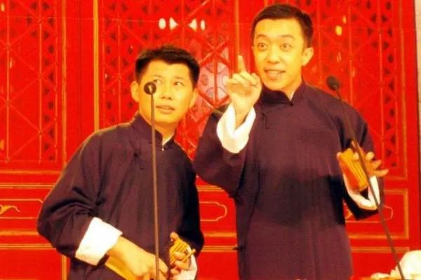 曾经在德云社红极一时的何云伟,离开德云社后,现状如何?
