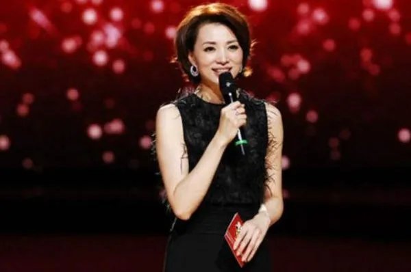 央视著名女主持人董卿未来会不会去美国生活?