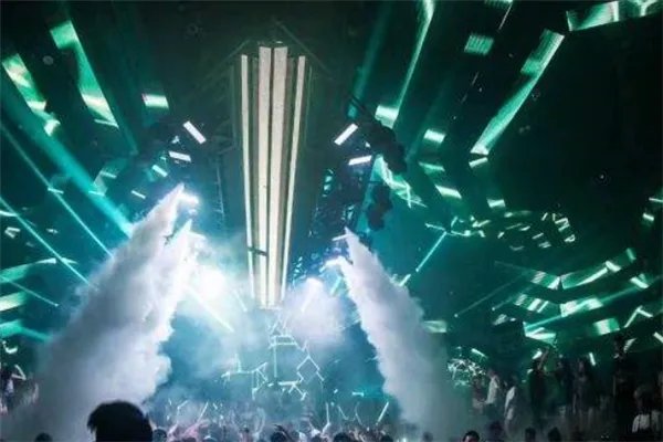 广州十大热门酒吧:Space plus酒吧上榜,第六是“空中酒吧”