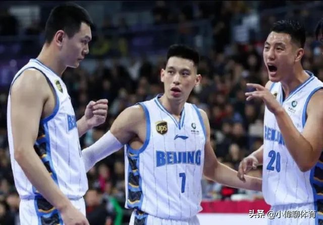 林书豪太难了,砍40+6+3,5项数据全队第一,却无奈本土球员被碾压。你怎么看?
