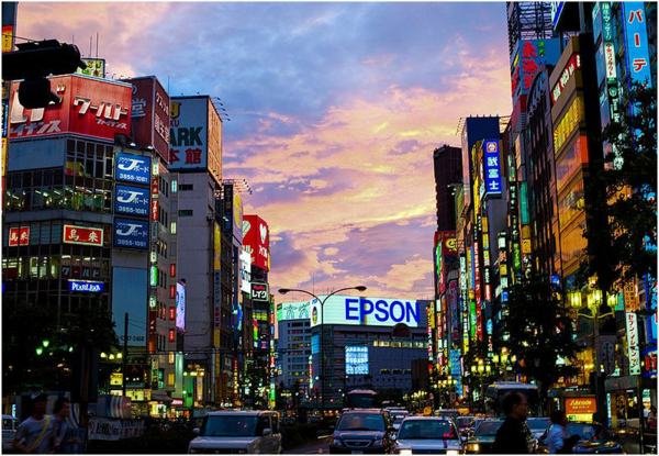 在新宿歌舞伎町“风俗”街,这些地方你要小心,即使在日本也未必安全?