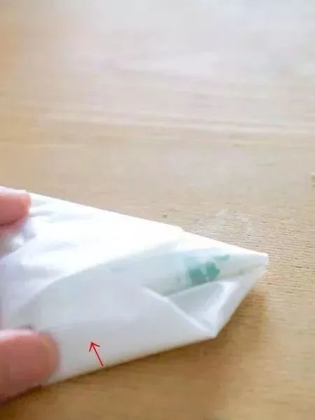你扔的每一个塑料袋,都会回到你的餐桌上