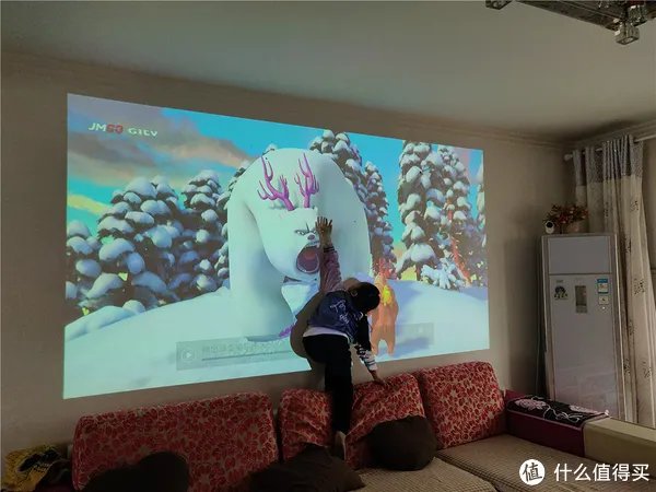 坚果G7评测:没时间带孩子去电影院?在家也能拥有影院级体验!