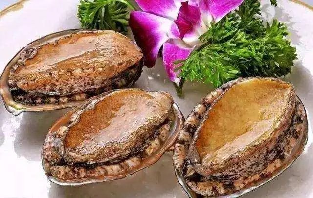 青岛鲍鱼事件,到底是捡还是偷?顺手牵羊叫不叫偷?