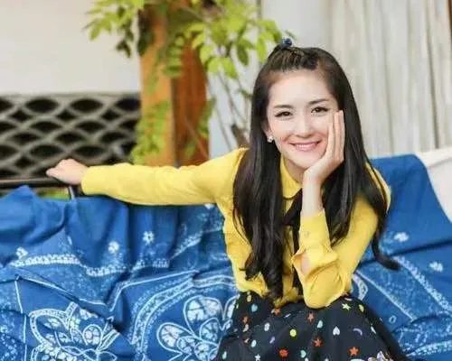 谢娜怀二胎后现身,是要出境安胎产子吗?