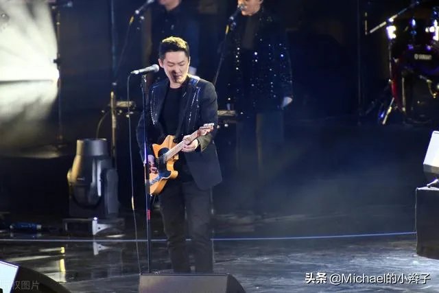 如何评价梁博的唱功和创作?