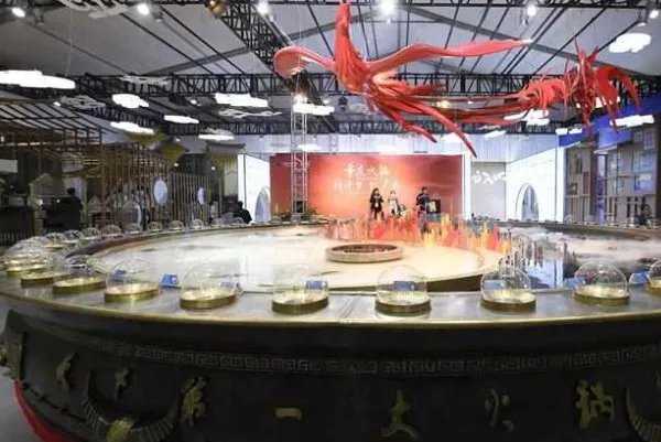 第一大火锅56人同时开吃,这样不会传染疾病吗?