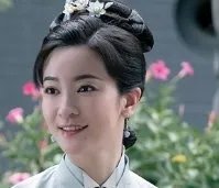 李晟说李佳航是极品黑,《锦心》中秦姨娘的黑化在前边的剧情中有哪些伏笔?