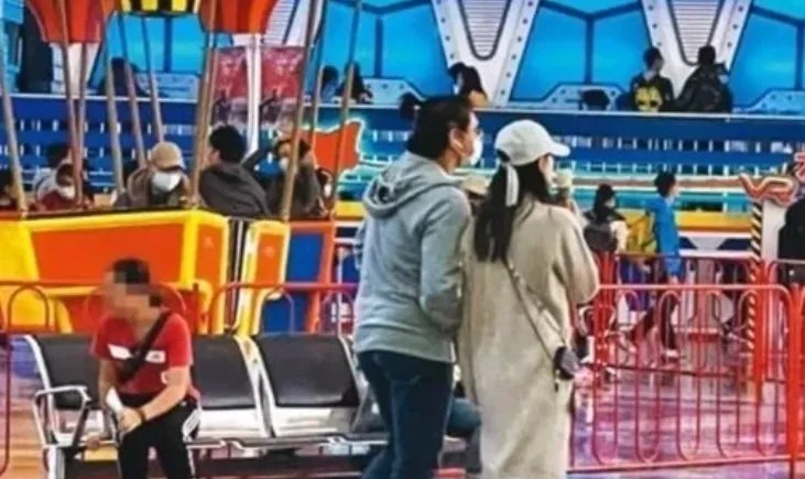 吴奇隆刘诗诗带儿子出游,他们夫妻间的感情状况怎么样?