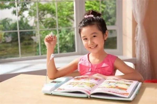 “点读机女孩”高考成绩曝光,网友为何说你敢再说So easy不?