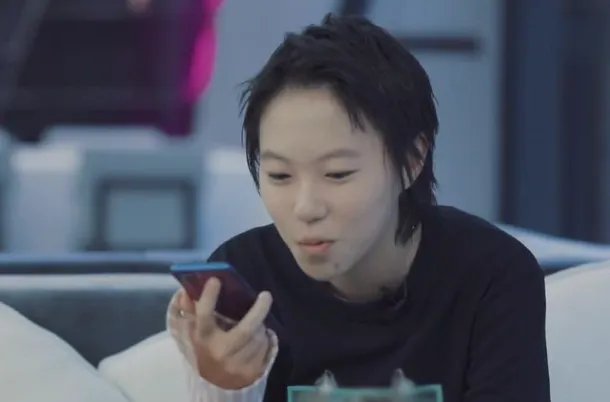 窦靖童的歌让人觉得很轻快,她的歌曲有什么特殊的魔力呢?