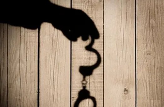 安徽一年薪30万的男子偷电动车被拘,工资并不低的他为何还会这么做?