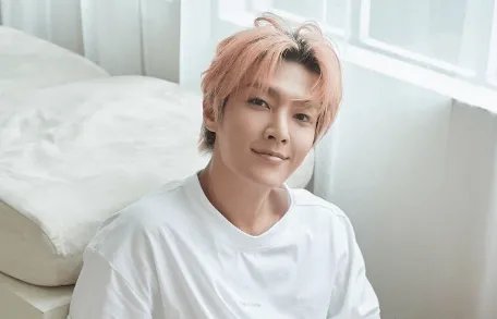 吃相太难看，炎亚纶自己的品牌和自己解约，谜之操作遭网友吐槽，咋回事？